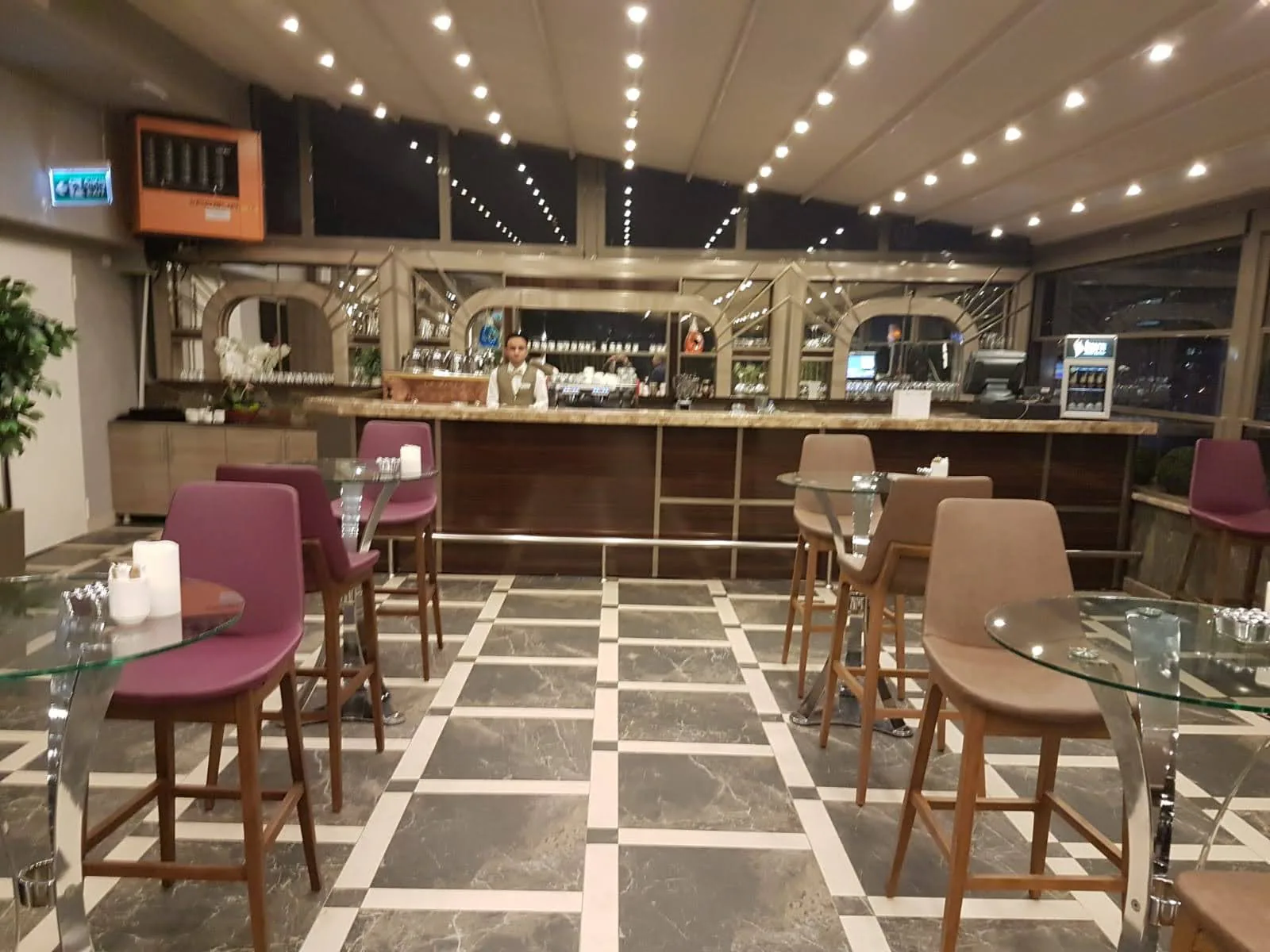 Hilton Otel — fotoğraf 4