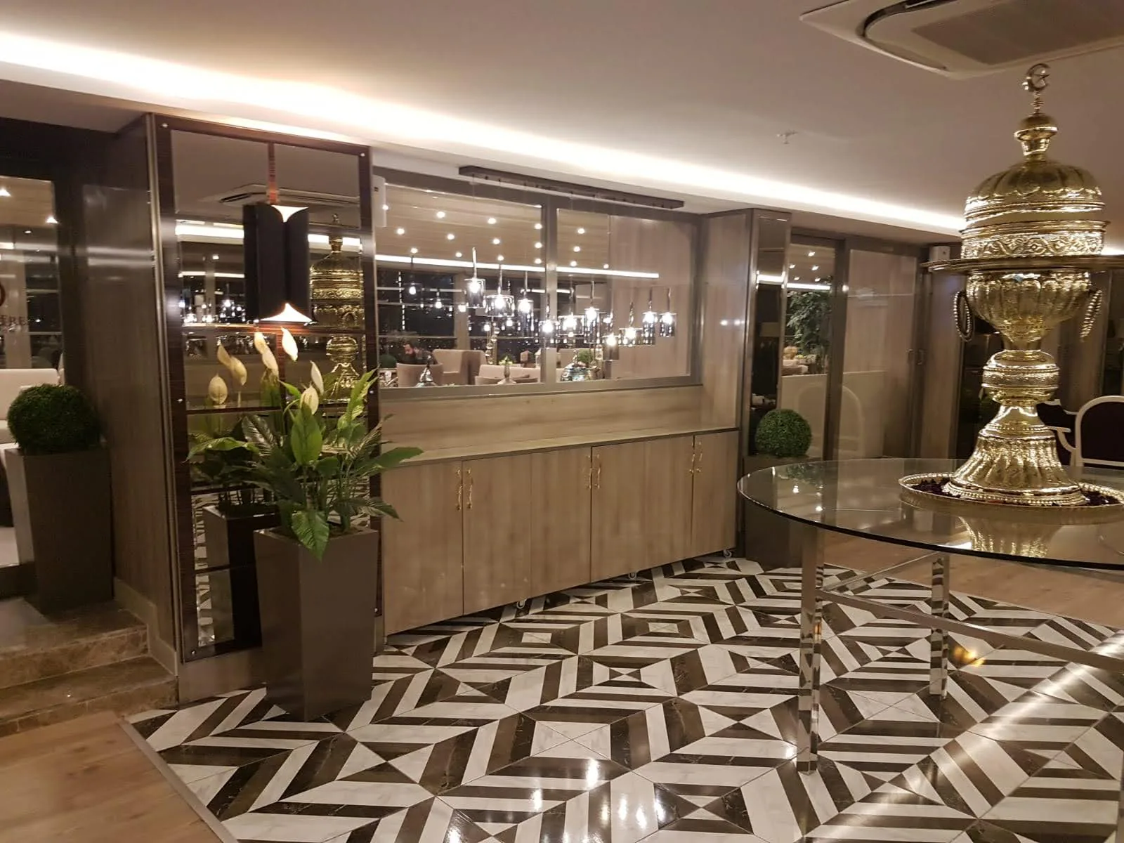 Hilton Otel — fotoğraf 5